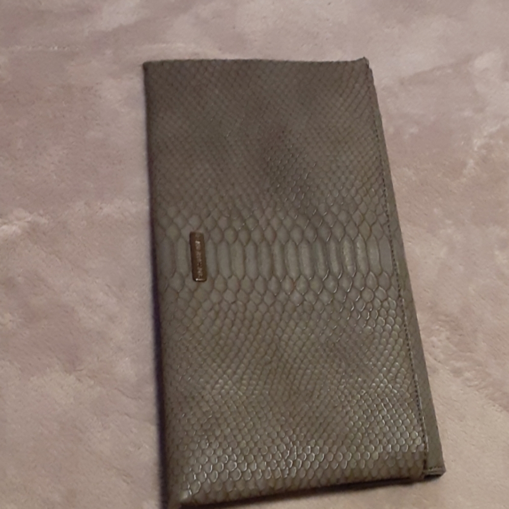 Grey Snake Skin Clutch - Picture 2 of 7